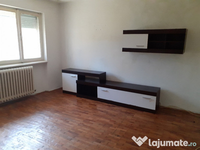 Apartament 2 camere Decomandat Hunedoara str. Eliberării