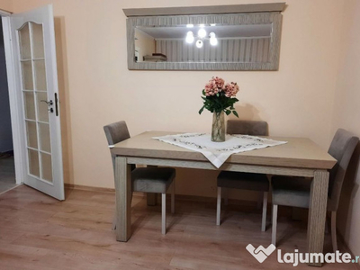 Apartament 3 camere -malul Crisului