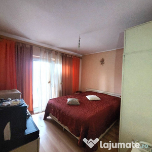 Apartament 3 camere si mansarda (zona Liceul nr.1 )