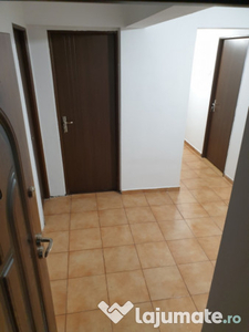 Apartament 4 camere Pantelimon