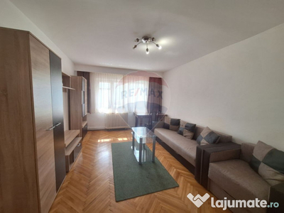 Apartament cu 3 camere de închiriat Scoala de innot, zon...