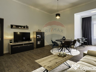 Apartament cu 3 camere de vanzare în zona Ultracentral.C...