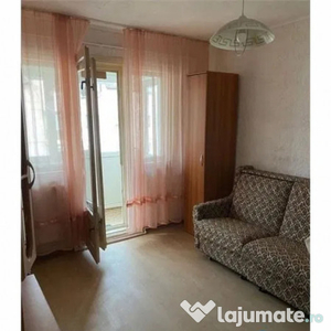 Apartament cu 3 camere semidecomandat Zona George Enescu