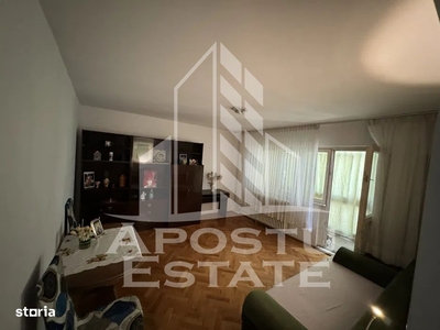 Apartament cu 4 camere, 2 bai si 2 balcoane in zona Sagului