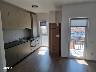 Apartament decomandat de 2 camere, 56mp, etaj intermediar, parcare, zo