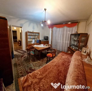 Apartament doua camere, deco simplu, etaj 4, Casa de Cultura