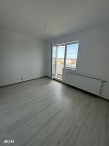 Apartament cu 3 camere , balcon , parcare 115mp. Centru!