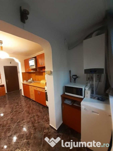 Închiriez apartament 2 camere cu centrala și parcare/Strada Panselelor