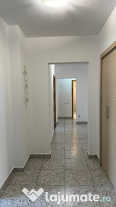 Inchiriez Apartament 3 camere decomandat Dristor 2