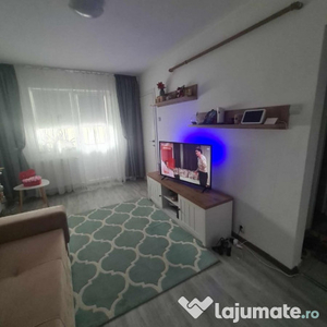 Inchiriez apartament cu 2 camere