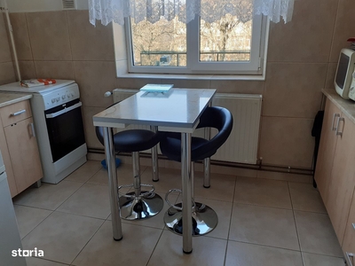 Apartament renovat, mobilat, 3 camere, loc de parcare,Sos Oltenitei