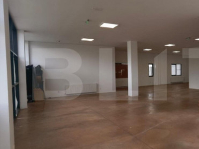 Spatiu comercial, 220 mp, zona Gilau