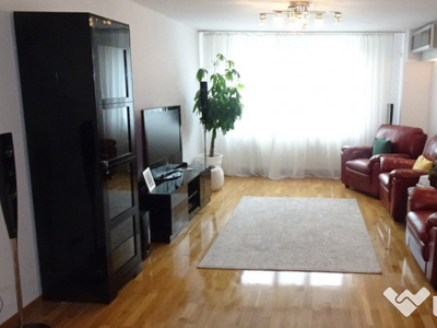 Vand apartament 4 camere decomandat in Deva, zona 22 Decembrie, etaj 2