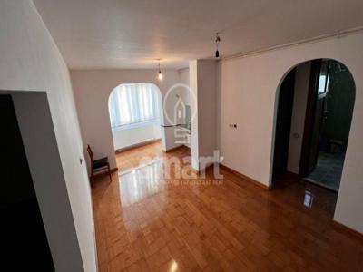 Apartament 3 camere Floresti