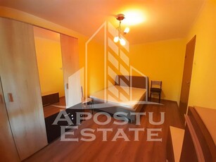 Apartament 2 camere, spatios, Zona Lipovei