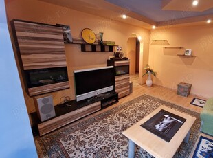 Apartament 3 camere de inchiriat