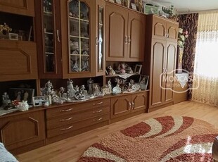 Apartament 3 camere zona Scoala 11, etaj 4 cu sarpanta