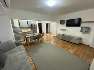 Apartament 4 camere, 100 mp, zona Cetate