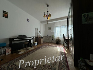 Apartament 4 camere semidecomandat