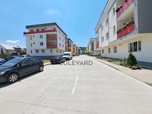 Apartament cu 2 camere + parcare, zona Terra!