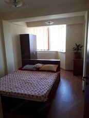 apartament cu 2 camere spatios zona centrala