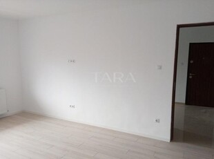 Apartament cu 3 camere de vanzare in Floresti