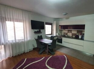 Apartament cu 3 camere in Floresti, zona Panemar