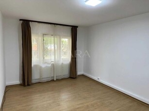 Apartament cu 3 camere, zona P-ta Zorilor