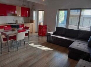 Apartament de 2 camere, mobilat si utilat, cu parcare!