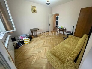 Apartament 110 M2, in Piata Engels, cartier Andrei Muresanu