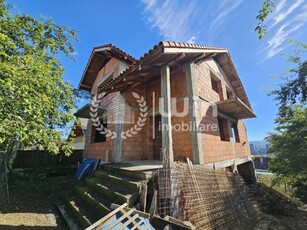 Casa cu 4 camere | 214mp util | Teren 446mp | Garaj | Dambul Rotund