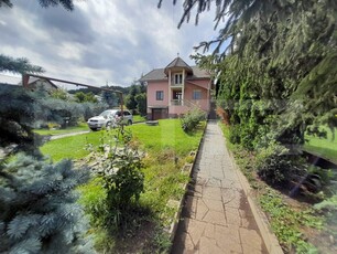 Casa individuala, 220 mp utili, teren de 800 mp, zona UNIREA