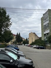 Închiriez apartament 2 camere etaj 3, Str. Rahovei mobilat și utilat