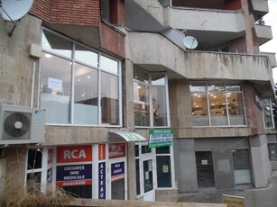 Inchiriez spatiu comercial in Deva, zona ultracentrala (I. Maniu, la 200 metri de Primarie), 180 mp