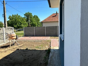 Vând 1 2 duplex Peciu Nou