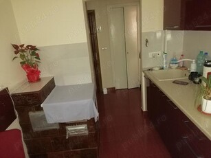 Vand apartament 3 camere,zona stadion-bulevard in Lipova,jud.Arad