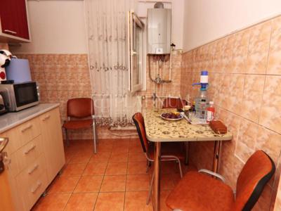 P3750 Apartament cu 2 camere, zona Aradului Parter.2 Balcoane. Centrala proprie