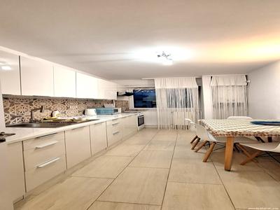 Apartament cu 2 camere - mobilat si utilat MODERN situat in CENTRU B-dul Tomis cu Stefan Cel Mare