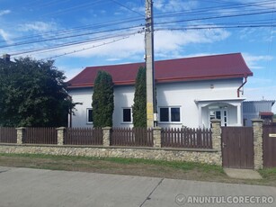 Casa în Frătăuții Vechi, Suceava, 121mp, construită 1994, renovată 2016