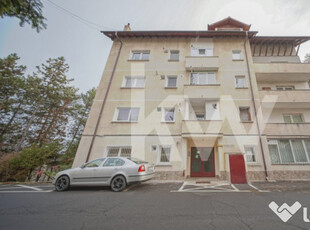 Vânzare apartament cu 2 camere, decomandat, zona Blumăna