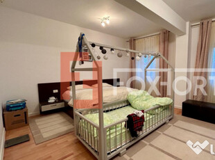 Apartament 2 camere, decomandat 79 mp utili, zona Aradului