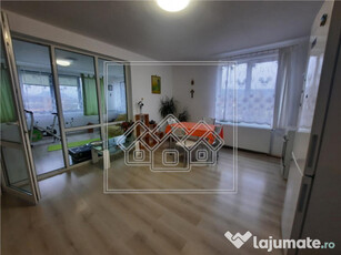 Apartament 4 camere de inchiriat in Cisnadie, balcon, langa