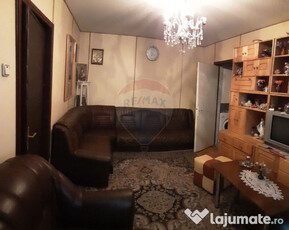 Apartament cu 3 camere de închiriat în zona Central