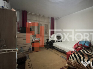 Apartament de vanzare cu o camera, parter, zona Lunei