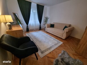 De vânzare apartament 3 camere zona semicentrală