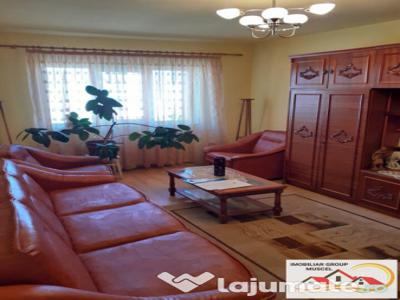 Apartament 3 camere , 59 mp , Campulung Grui Pret 39900 eur