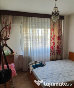 4 camere decomandat zona Bulevardul Chisinau