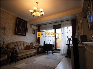 Apartament 3 camere, terasa, 2 locuri de parcare, zona Nord