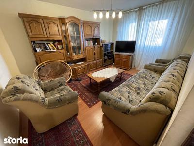 Vand apartament cu 3 camere etaj 2