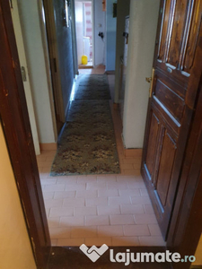 Apartament 3 camere cu centrala proprie